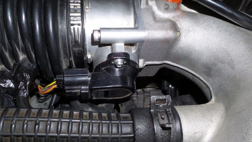 حساس تحديد وضع الخانق TPS ومكانه في المحرك