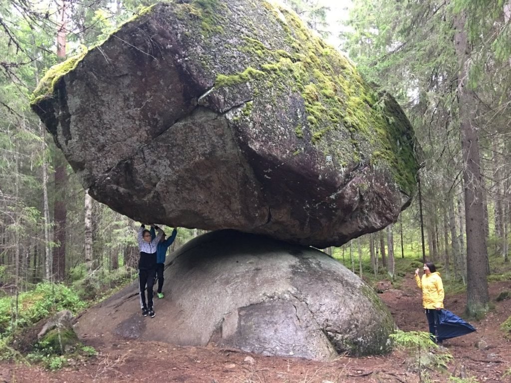 صخرة كوماكيفي في فنلندا 3